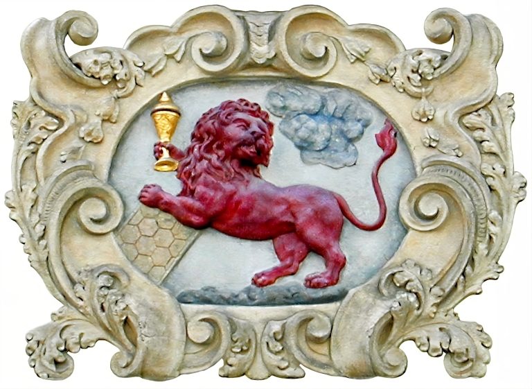 House sign showing the red lion and a chalice. magic bohemia tarot of prague