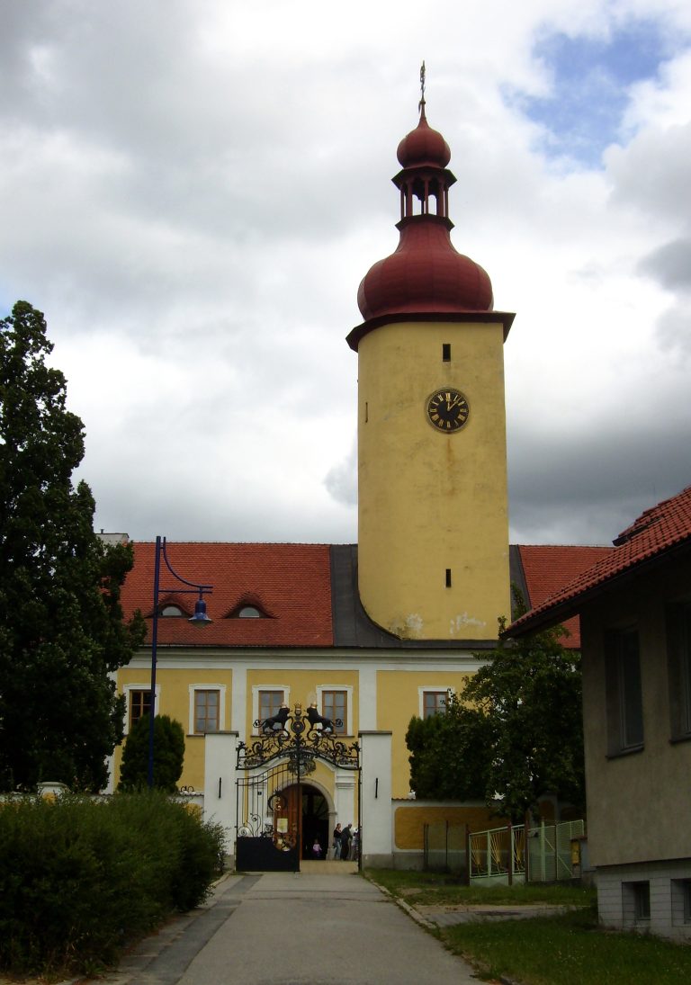 Chateau at Stráž nad Nežárkou